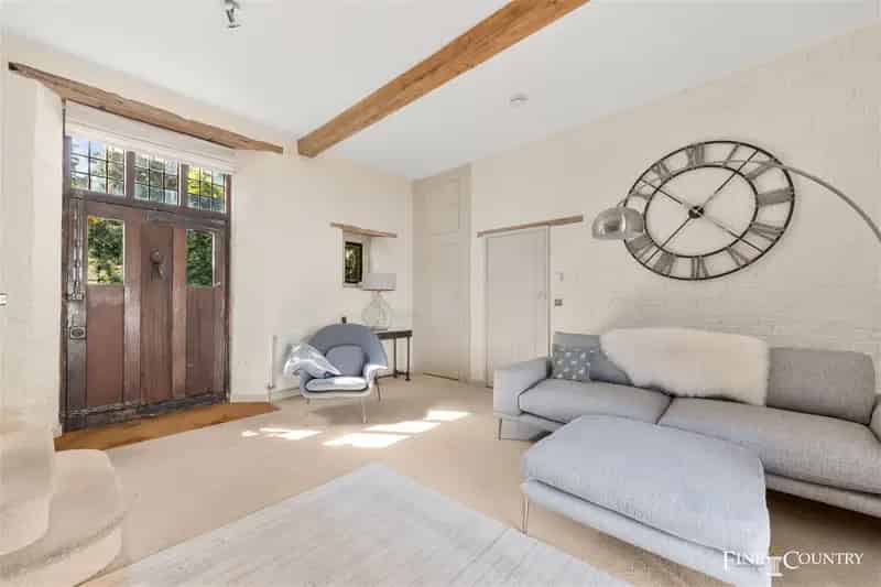 2 Bedroom Grade II Listed Cottage Langham