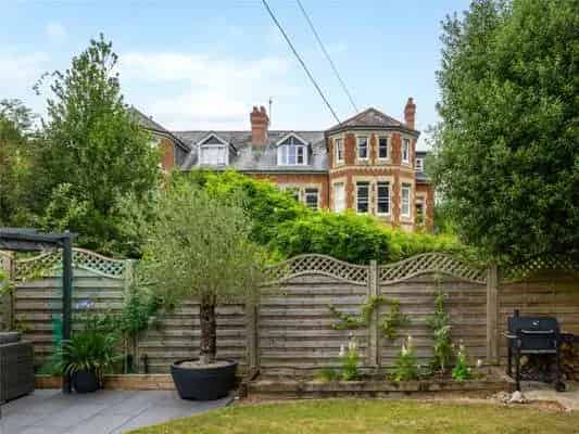 Stunning Penthouse Apartment in St Cross Winchester