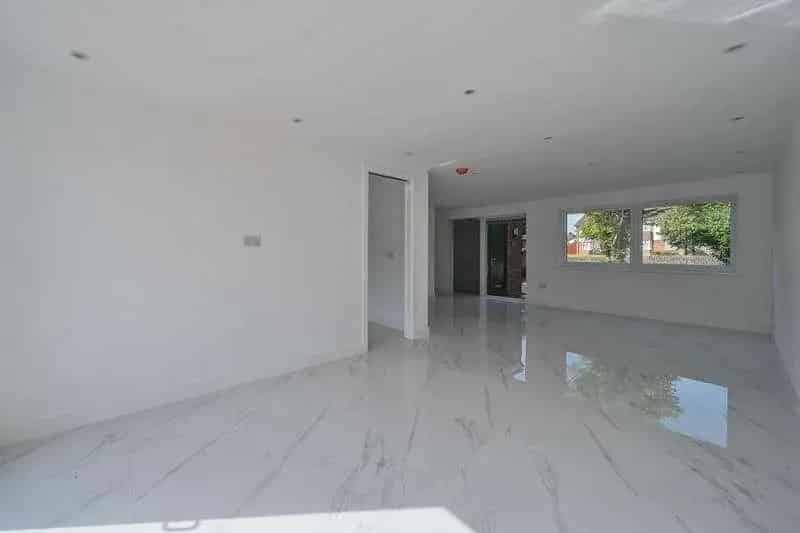 3 Bed House for Sale Maidenhead Modern Family Home