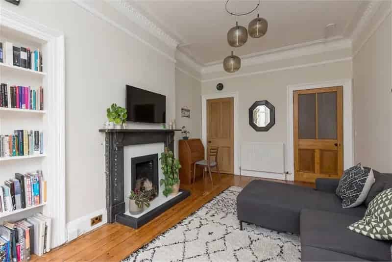 1 Bed Flat Corstorphine 2 Reception Rooms Renovated Kitchen