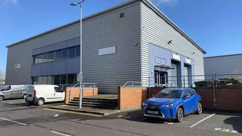 Industrial Unit To Let Slough Trading Estate
