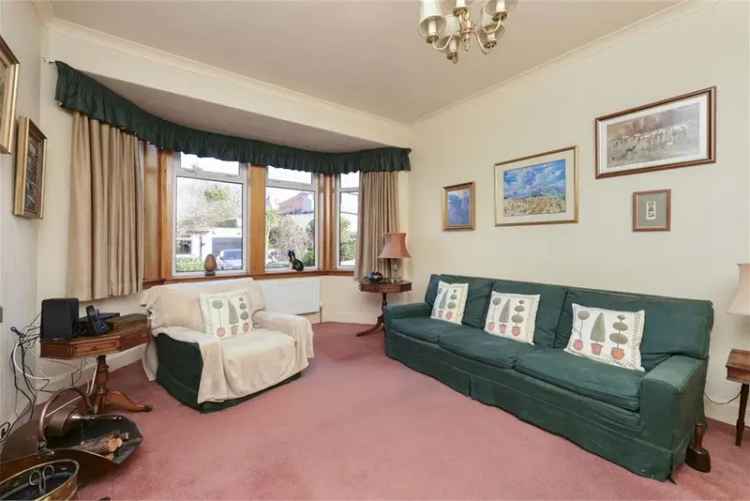 3 Bed Detached Bungalow with 3 Reception Rooms and Large Garden