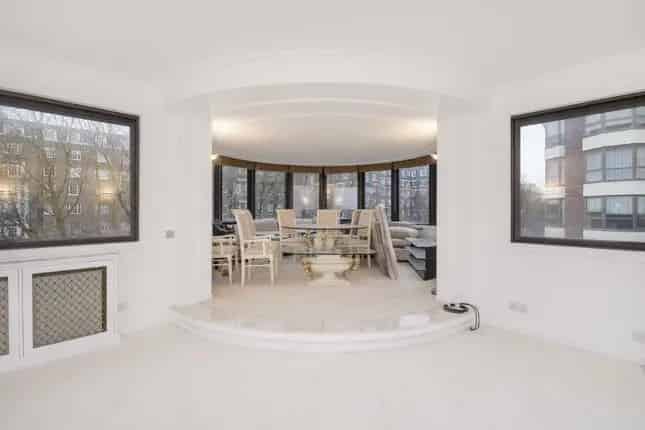 Flat for sale in The Terraces, Queens Terrace, London NW8