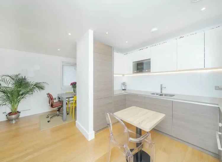 Flat For Sale in Grove Park, London, England