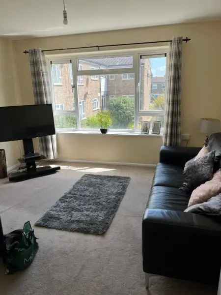 Flat For Rent in Southend-on-Sea, England