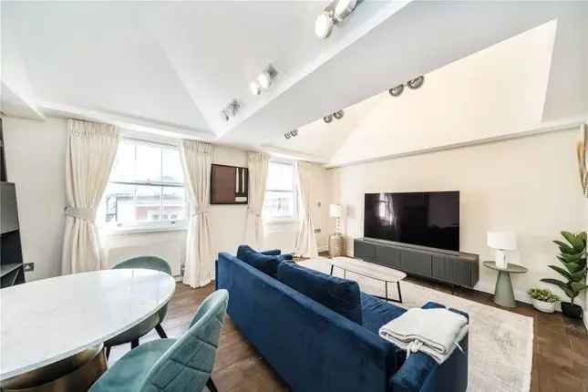 Flat to rent in Baker Street, London NW1