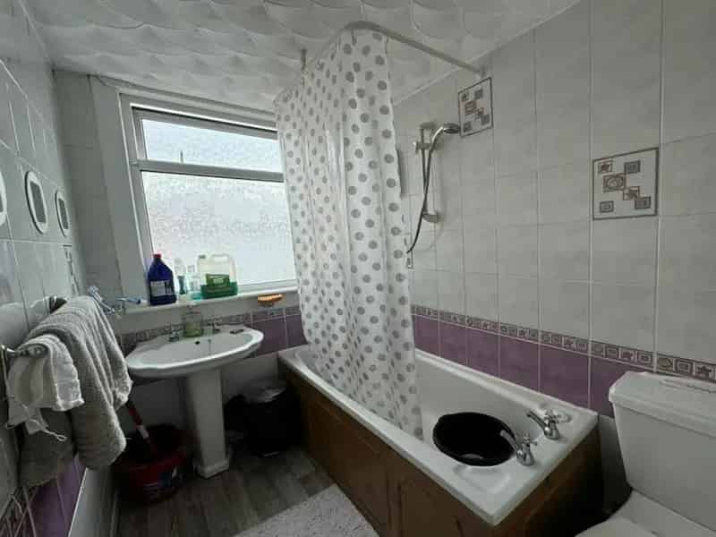 First Floor Flat One Double Bedroom Popular Location