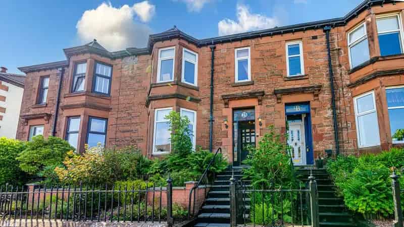 3 Bedroom Terraced House for Sale in Shawlands