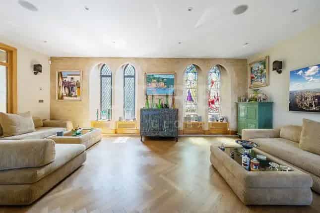 Maisonette for sale in The Ridgeway, London NW7