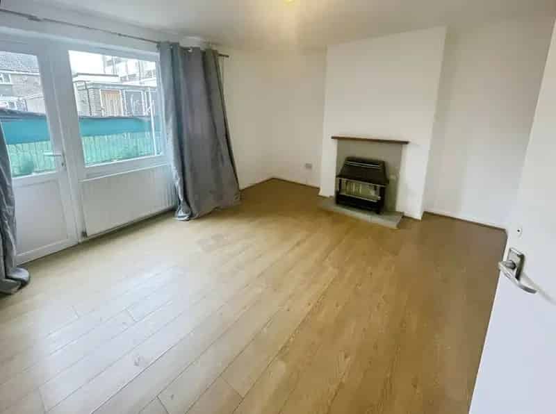 2 Bedroom Mid Terrace Flat to Rent London E13