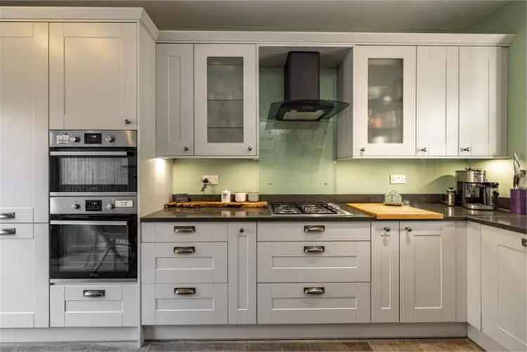 4 Bed Terraced House Lauder 2 Reception Rooms Family Home