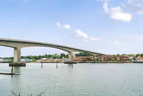 2 Bedroom Apartment Ocean Village Southampton Waterfront Views Parking