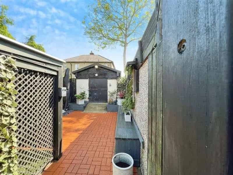 4 Bed House For Sale Eccleshill