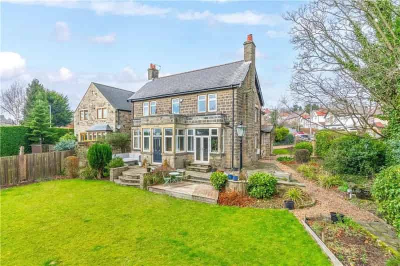 5 Bedroom Detached House to Rent