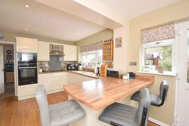 5 Bed House for Sale Spacious Family Home