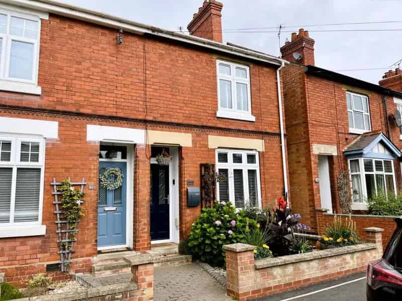 2 Bed House for Sale Oakham Refurbished Kitchen and Bathrooms