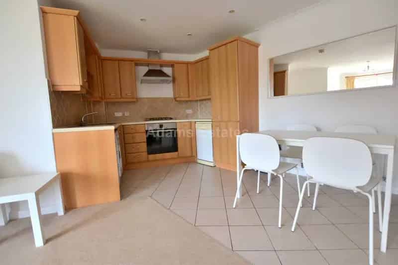 2 Bedroom Flat House to Rent Near Town Centre