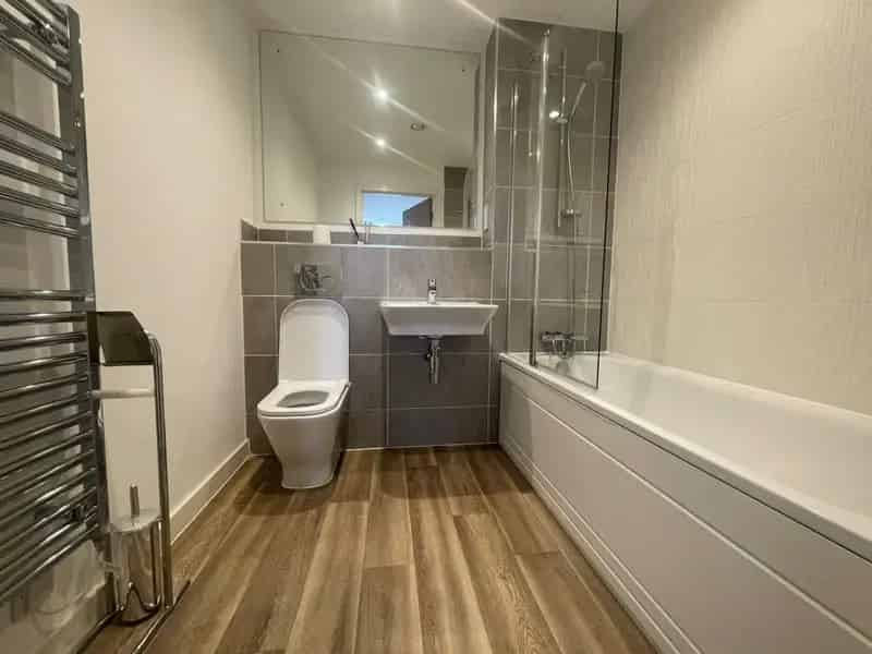 Two-Bedroom Apartment Park Central Area