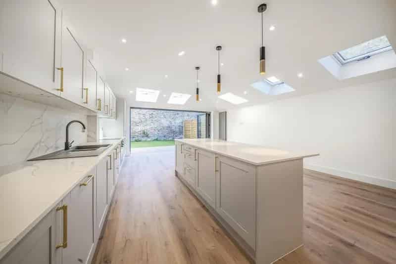 5 Double Bedroom 3 Bathroom Balham Terrace House - No Chain