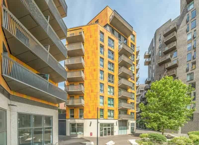 2 Bed 2 Bath Apartment Near Canning Town Station