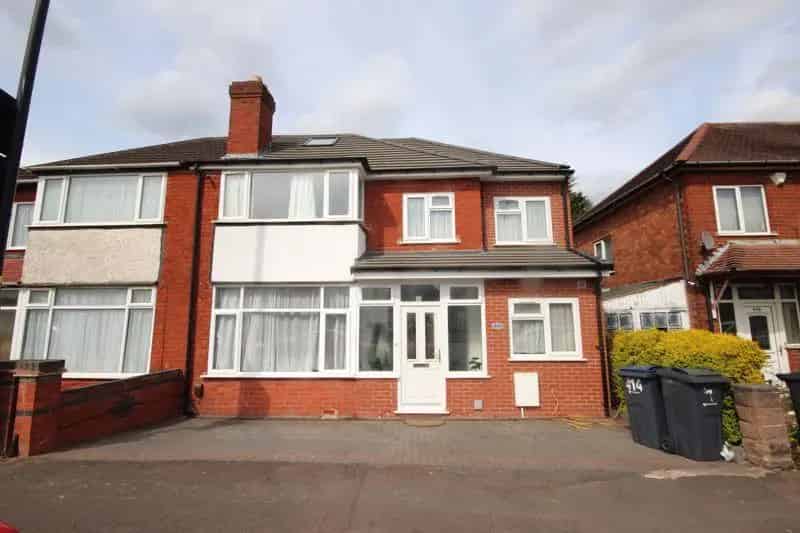4 Bedroom Semi-Detached House for Sale