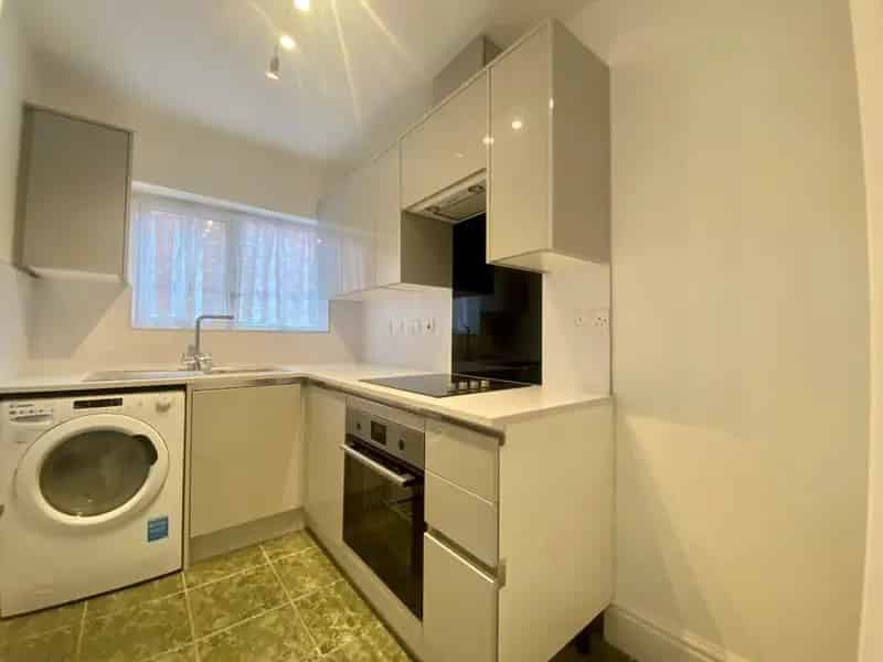 Spacious 1-Bed Ground Floor Apartment North Worcester