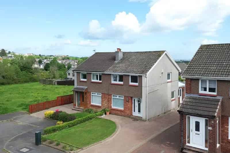 3 Bedroom Semi-Detached House For Sale