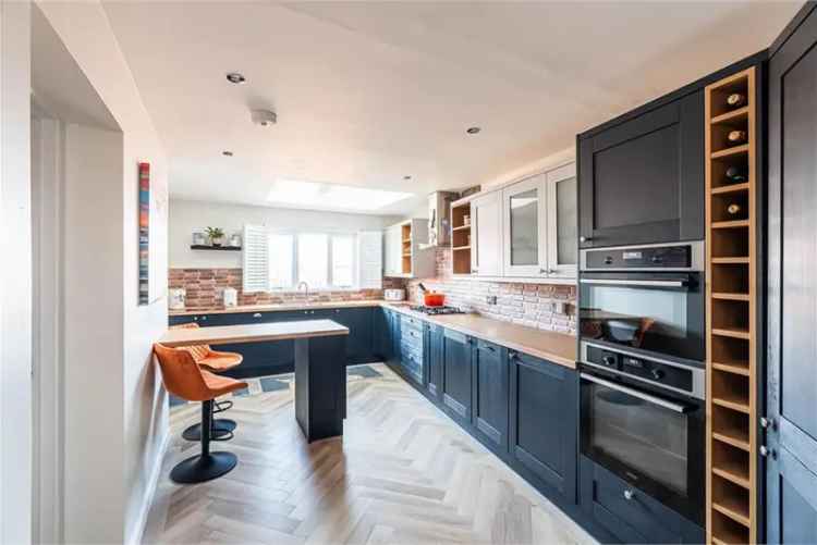 3 Bed Semi-Detached House with 3 Reception Rooms