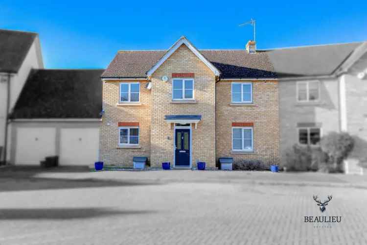 4 Bedroom Link Detached House for Sale