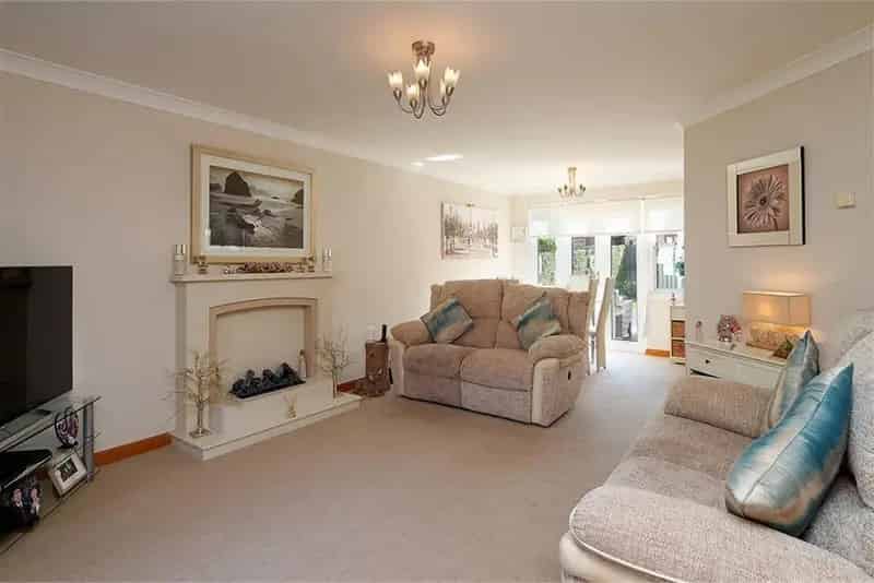 4 Bed Detached House 2 Reception Rooms Family Home