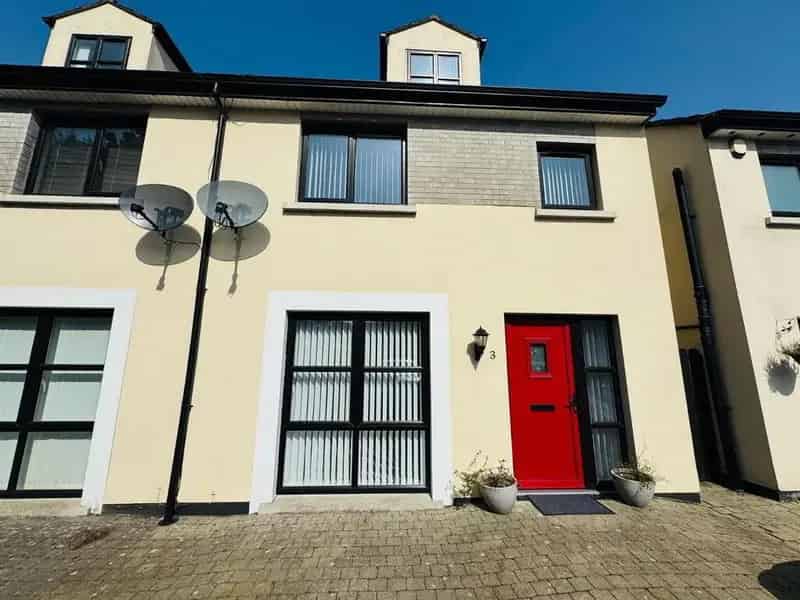 3 Bed Semi-Detached House 2 En-Suites City Centre Close
