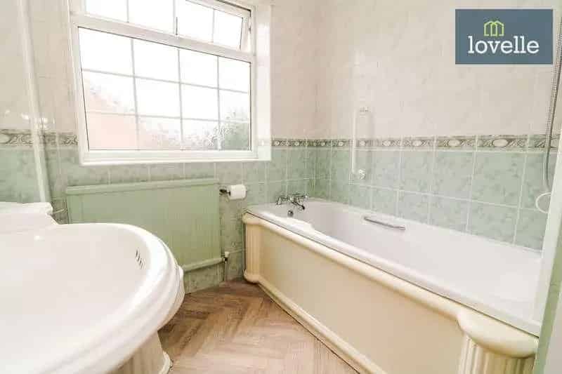 4 Bed Detached House For Sale No Chain