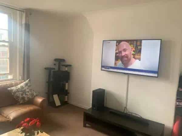 Conveniently Located Property Near Victoria Station and St James Park
