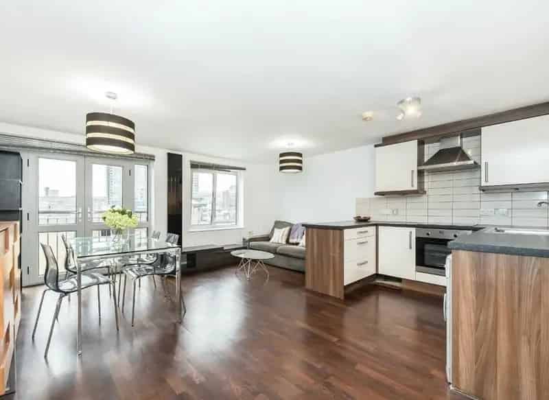Two Double Bedroom Canary Wharf Apartment - No Onward Chain