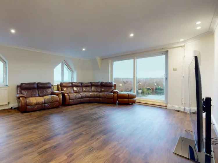 Luxury Penthouse Apartment in Brighton - 4 Bedrooms, 3 Bathrooms, Roof Terrace