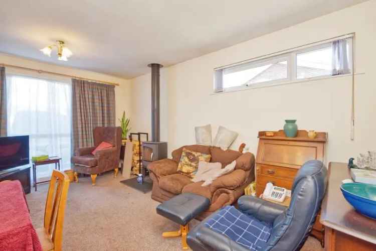 2 Bed Detached Bungalow with Garden Parking Garage