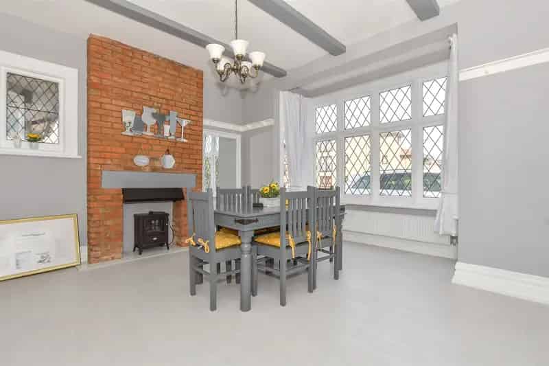 4 Bedroom Detached House for Sale in Hornchurch