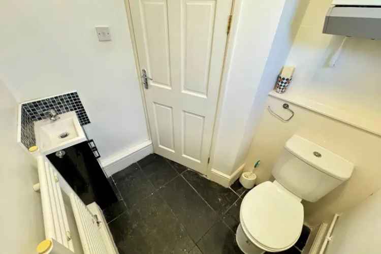 Three Bedroom House for Sale in Harlow Mallows Green