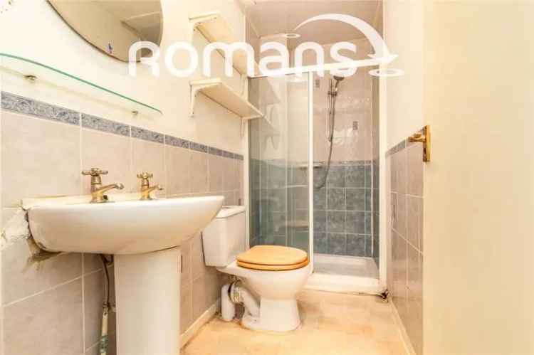 2 Bedroom Garden Flat Unfurnished Ample Light