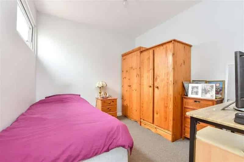 2 Bed Semi-Detached Bungalow Near Beach