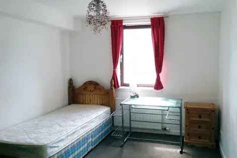 2 Double Bedroom 71m² Flat Aberdeen Gas Central Heating Parking