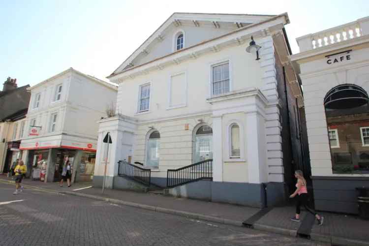 Commercial property For Rent in 20, High Street, Dacorum, England