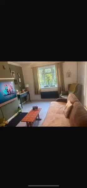 Two Bedroom Flat Near Childrens Playground