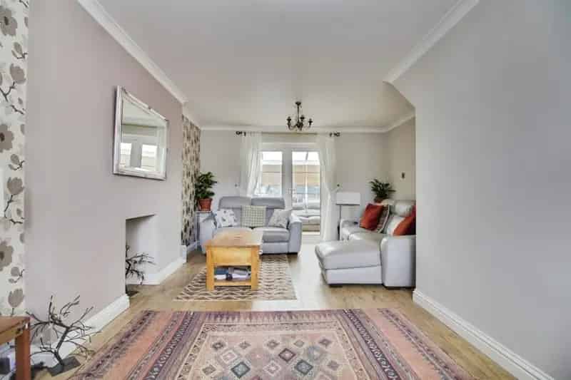 Three Bedroom Semi-Detached Family Home Welwyn Garden City