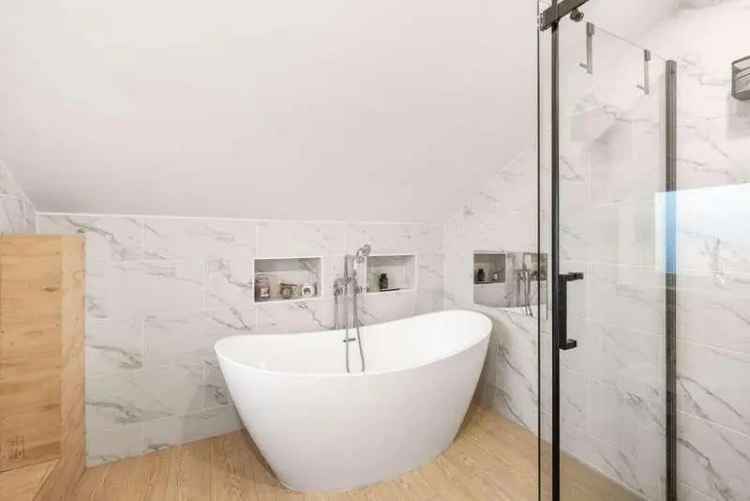 5 Bed House for Sale in Brighton