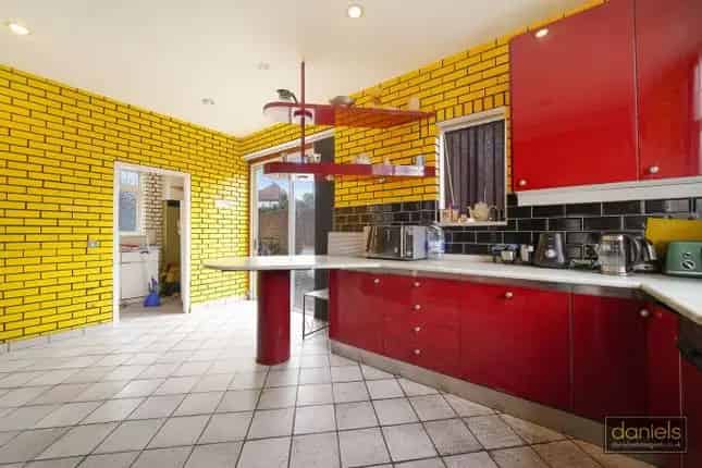 5 Bedroom Semi-Detached House Kensal Rise NW10