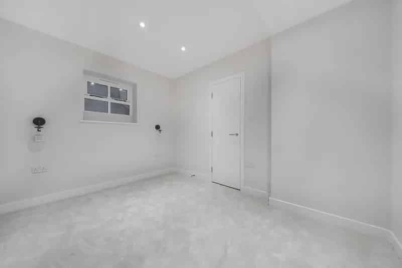 Brockley One Bedroom Flat  Fully Renovated Near Overground Station