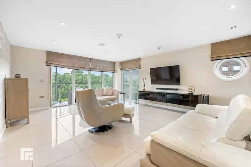 3 Double Bedroom Apartment to Rent Picton Victoria Wharf