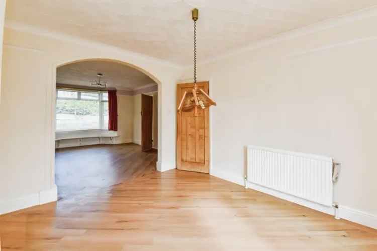 3 Bedroom Semi-Detached Family Home Near M4 Motorway