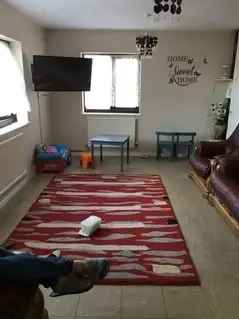 Flat For Rent in Dover, England